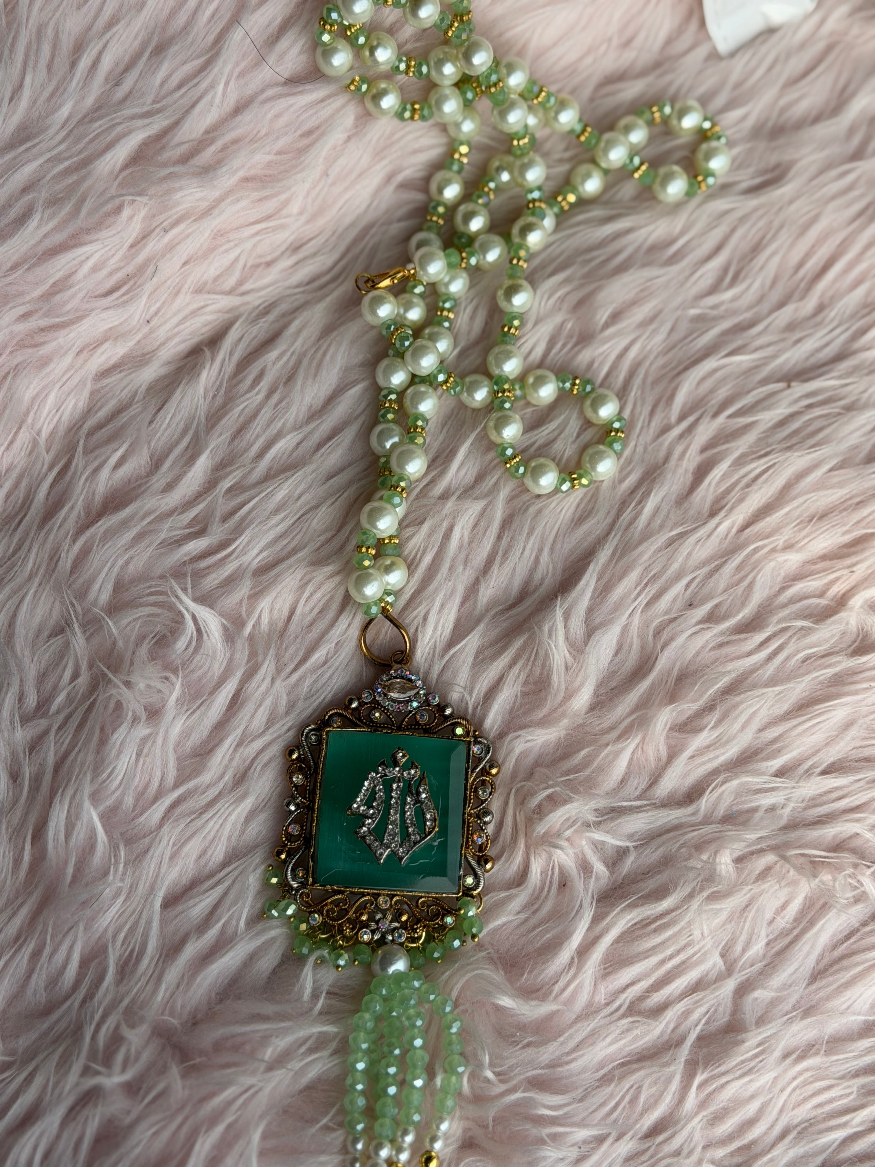 Calligraphic Pendants Square